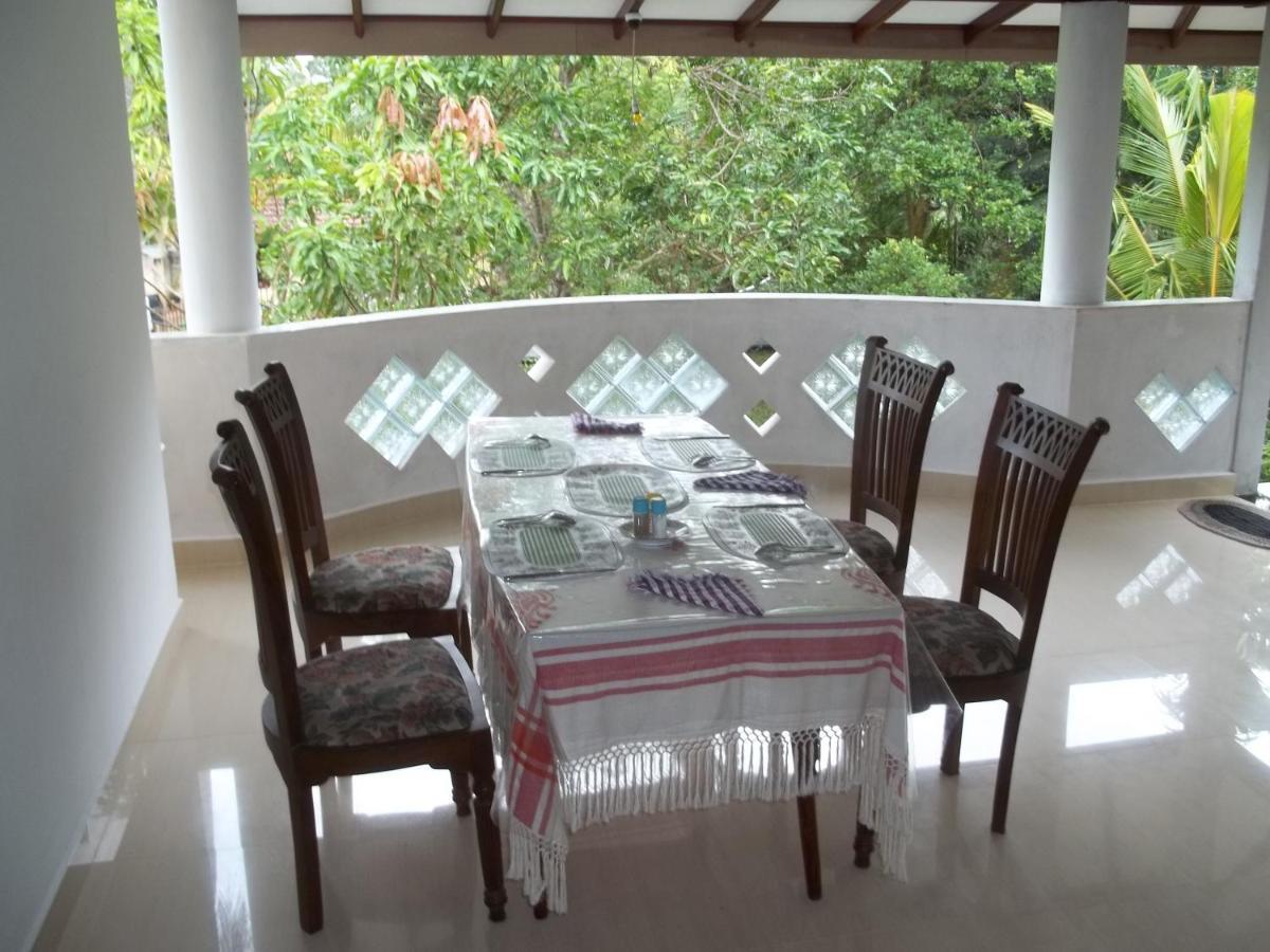 Anura Home Stay Kalutara Esterno foto