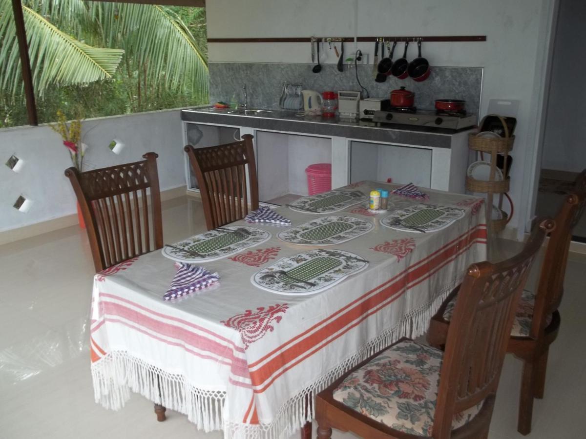 Anura Home Stay Kalutara Esterno foto