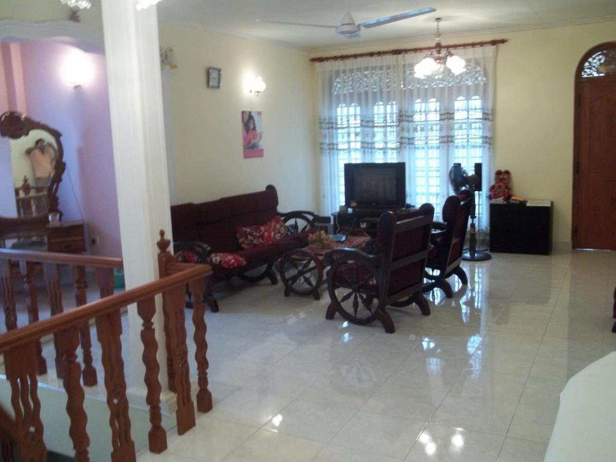 Anura Home Stay Kalutara Esterno foto