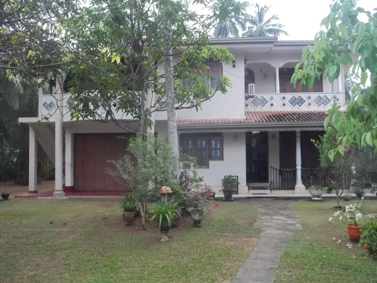 Anura Home Stay Kalutara Esterno foto