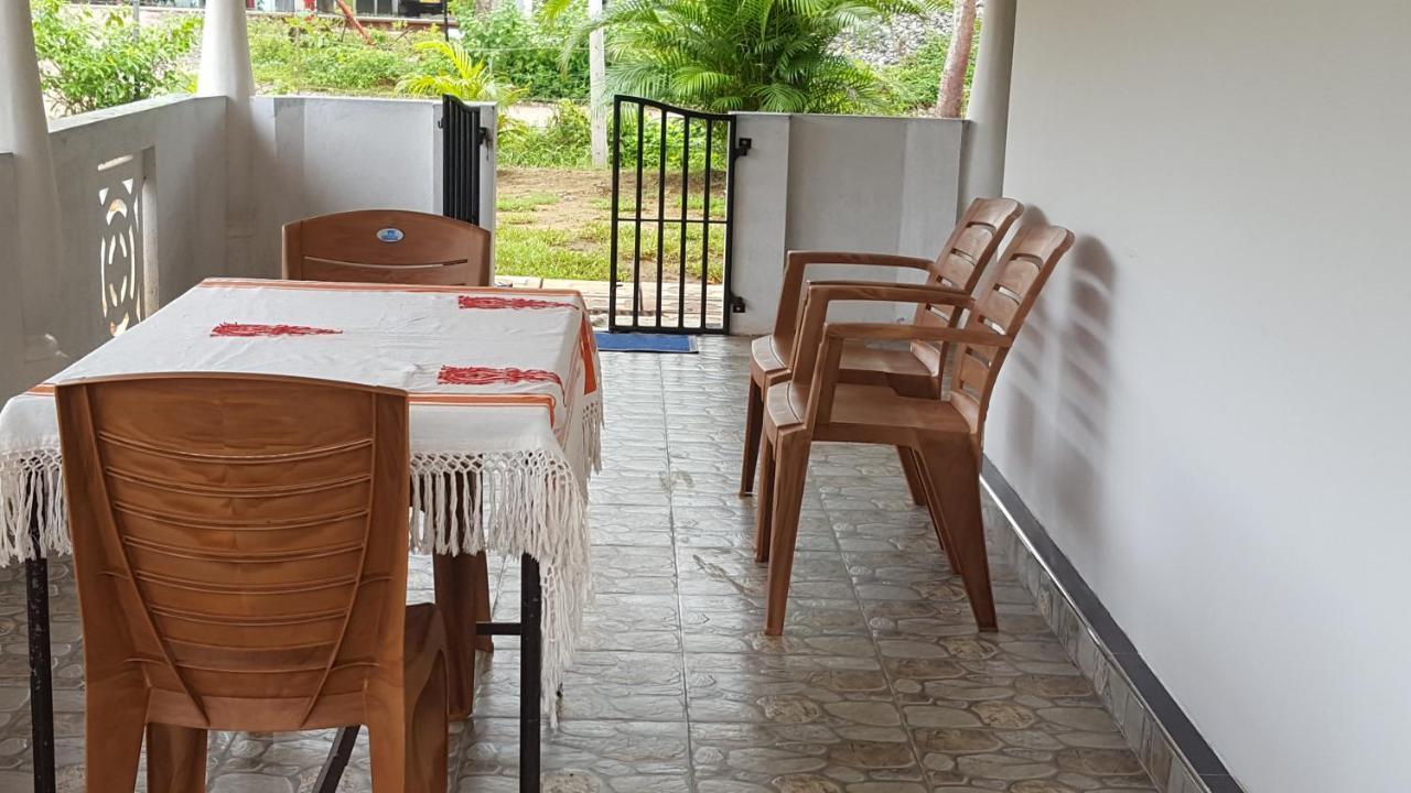 Anura Home Stay Kalutara Esterno foto