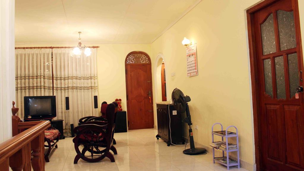 Anura Home Stay Kalutara Esterno foto