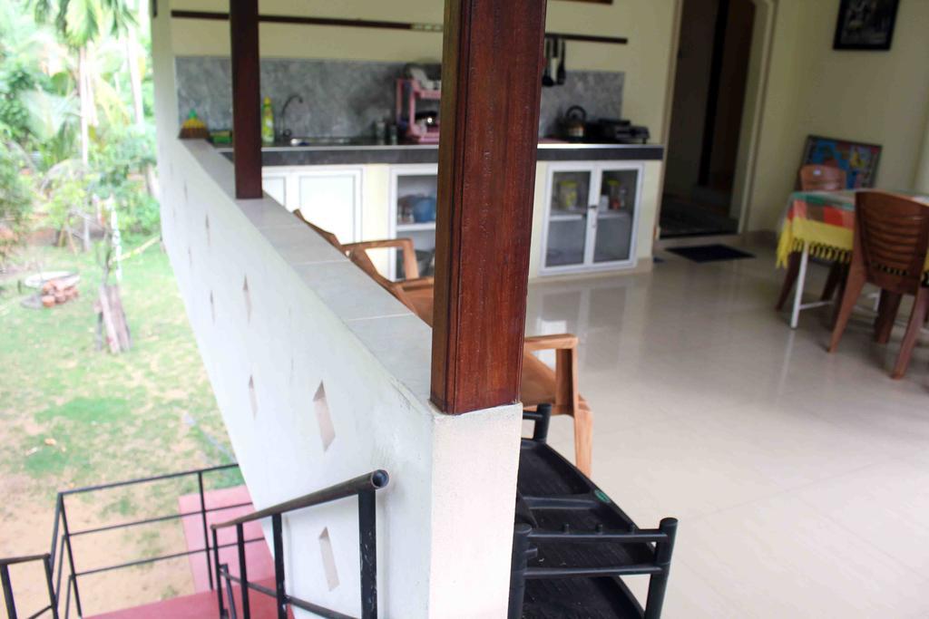 Anura Home Stay Kalutara Esterno foto