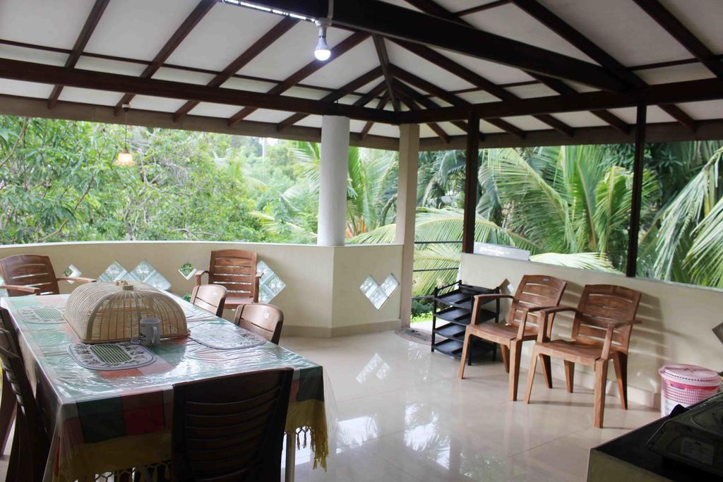 Anura Home Stay Kalutara Esterno foto