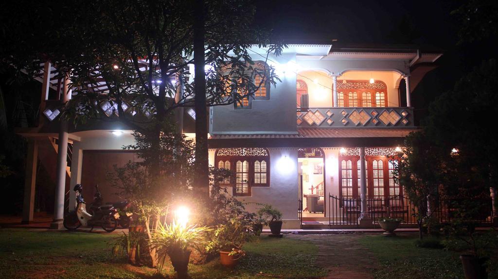 Anura Home Stay Kalutara Esterno foto