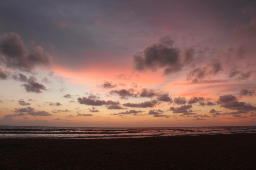 Anura Home Stay Kalutara Esterno foto