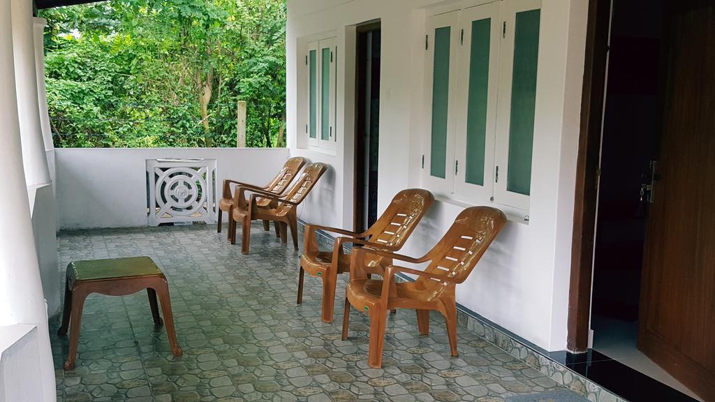 Anura Home Stay Kalutara Esterno foto