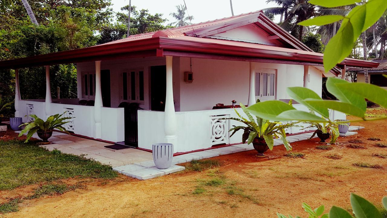 Anura Home Stay Kalutara Esterno foto