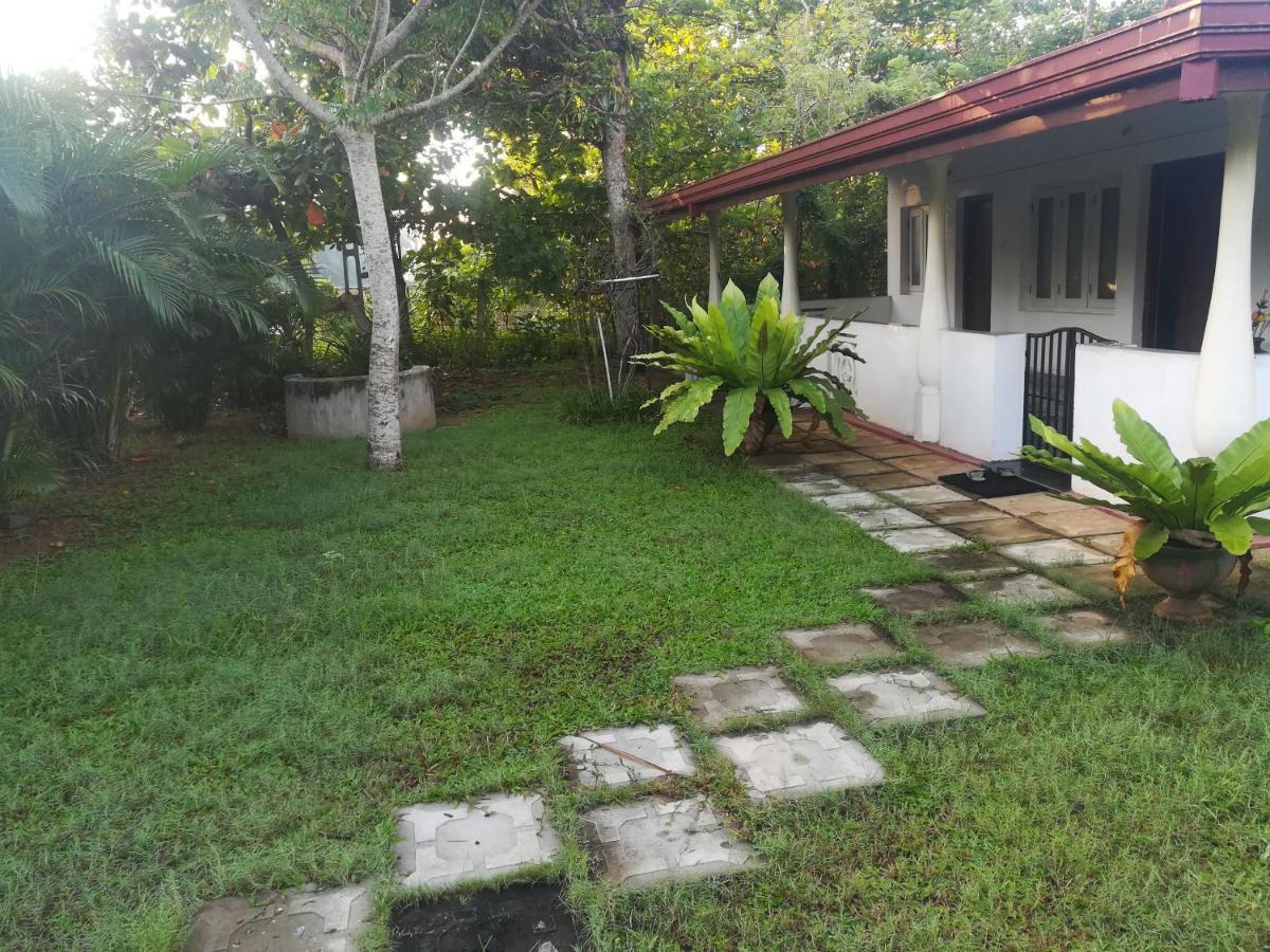 Anura Home Stay Kalutara Esterno foto