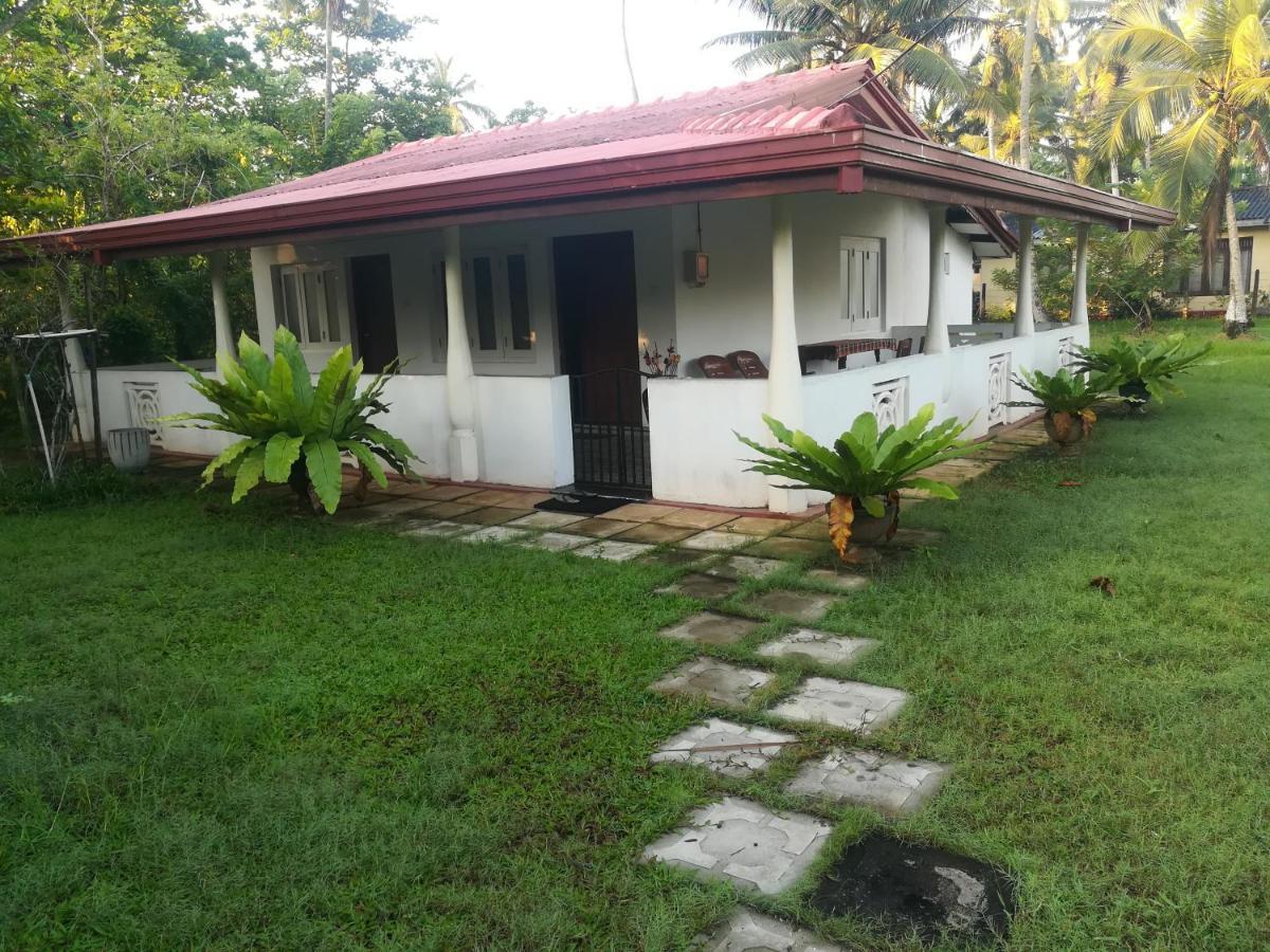 Anura Home Stay Kalutara Esterno foto